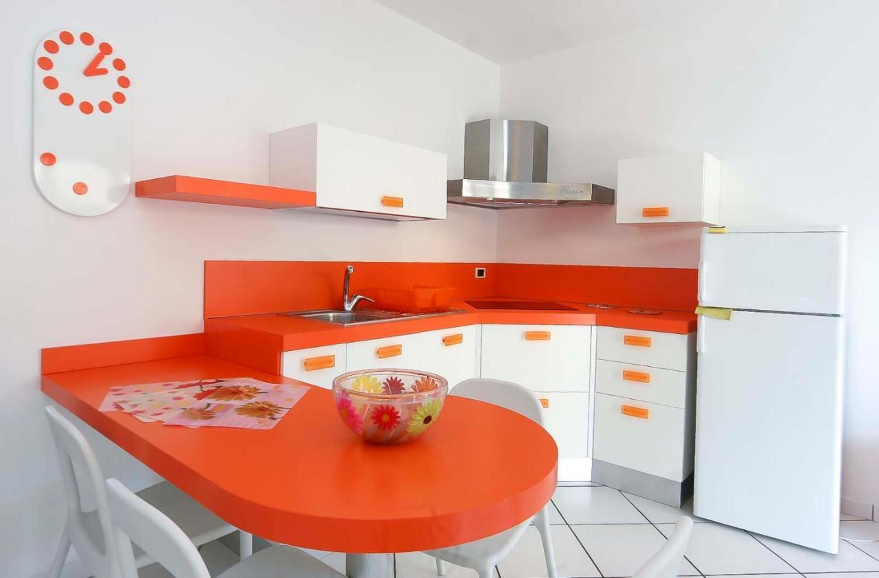 Appartamenti Residence Il Porto 13 E 16 Порто Адзуро Екстериор снимка
