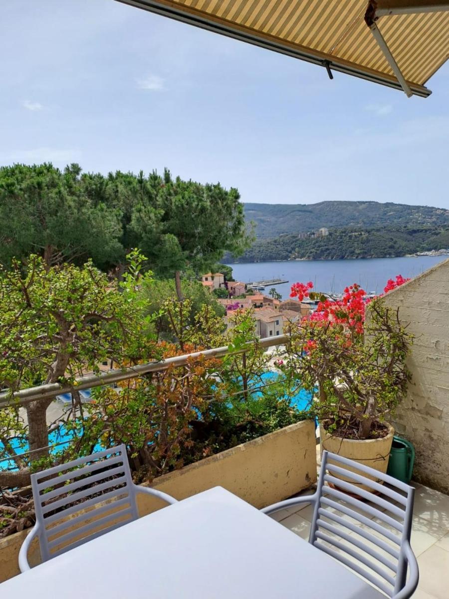 Appartamenti Residence Il Porto 13 E 16 Порто Адзуро Екстериор снимка